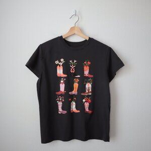 Doe Flowers in Cowboy Boots Graphic Tee | S
